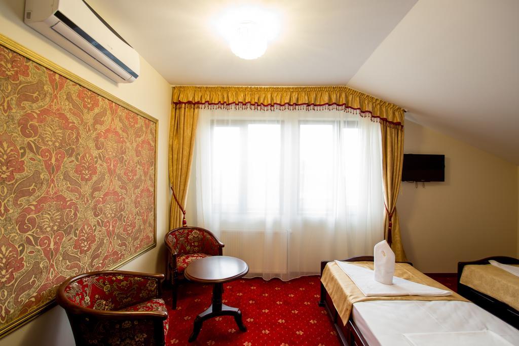 Pensiunea Oscar Focşani Quarto foto